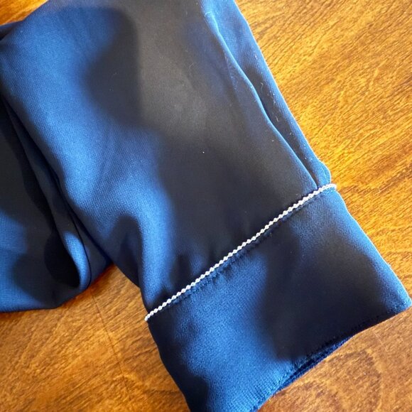 Reitmans sheer black blouse with front pleats and long sleeves, maybe go… - Picture 6 of 11